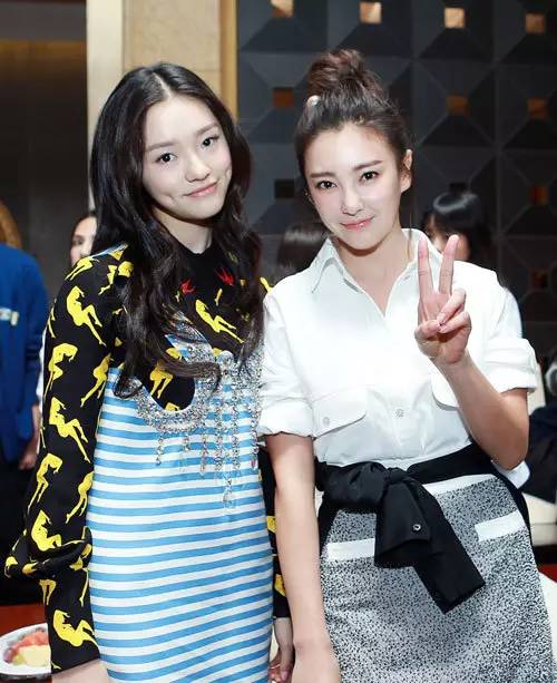 都说女明星的合影,都是充满心机?